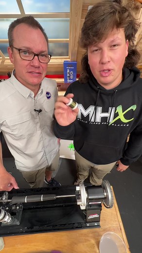 Do you prefer Size A or Size D threads when wrapping your fishing rods? Sure, it may depend on the rod you’re building, the part of the build you’re working on, the type of thread and the application of the rod, but these 4 things remain true overall. ⬇️ 1: Size A thread is thinner in diameter than Size D thread. 2: When packed correctly, then epoxied, individual threads of Size A are much harder to see than Size D. This creates a much cleaner and painted on look, both on guide and decorative wr