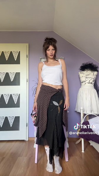 How to Dress Like Helena Bonham Carter