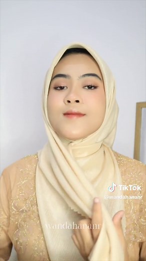 Tutorial Hijab Wisuda: 4 Gaya Simpel & Elegan