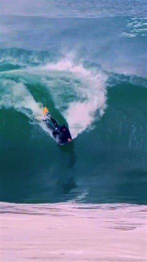 bodyboardingart.com When organized professional bodyboarding competitions rose in the early 80s it proved the sport wasn’t a trend. Riders pushed progression and performance worldwide. Tom believed competition should elevate creativity not ego. When events inspire innovation the culture grows stronger. @pridebodyboards @stealthbodyboards @benplayer @joelpercy #bodyboarding #competition #progression #history #core #thirdstrike | The Bodyboarding Art Of Max Shineman