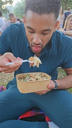 Boschendal’s Night Market didn’t disappoint from Korean chicken noodles (6.8/10) to a solid beef burger (7.1/10) and some chewy choc chip cookies 🍪🔥 The vibe? Immaculate. Live music, laughter, and people just enjoying life. Overall: 7.2/10 — definitely worth checking out! #Boschendal #FoodReview #CapeTownEats #MarketVibes #FoodieSA #GoodEats | Morrathan Abrahams