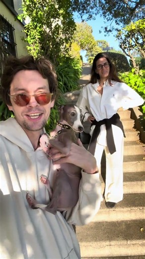 turning my wife into a fashion influencer museum curator edition