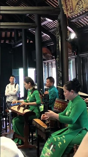 Vietnamese traditional musical instruments/ Вьетнамский музыкальные инструменты