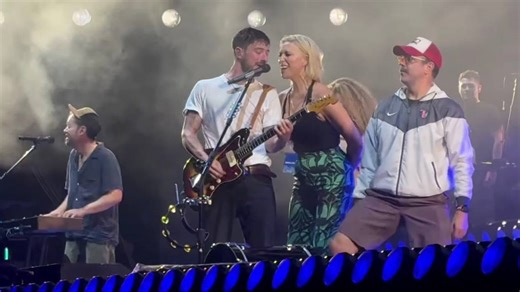 Jason Sudeikis & ‘Ted Lasso’ co-stars join Mumford & Sons on concert stage in KC