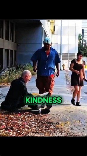 These Children Saw an Old Man in Need and Did Something Beautiful ❤️