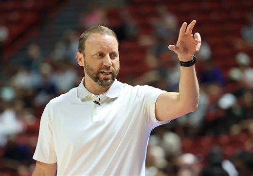 Nets' Steve Hetzel had fun as head coach with Jordi Fernandez sick