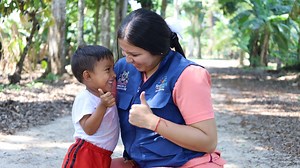 440K views · 33K reactions | Nuestro modelo de salud preventiva sí salva vidas. Estos son los resultados: ✅ La mortalidad en menores de un año pasó de 6.330 casos en el gobierno anterior a 4.005 en 2025. ✅ Por primera vez en la historia, el promedio nacional de muertes por cada mil nacidos vivos bajó a un solo dígito. ✅ La mortalidad perinatal también disminuyó, pasando de 8.498 casos a 5.575. | Gustavo Petro | Facebook