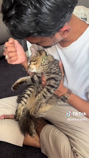 Asian Parenting also done. Macam mana eh, how to make him stop biting 😅