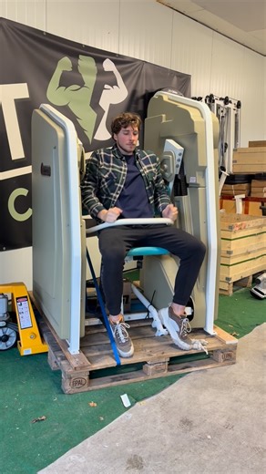 Fit factory equipment on Instagram: "Nautilus Next gen chain driven pullover Very similar movement to the 2st pullover Only a slightly different feel as its chain driven and the 2st is belt driven Will place this machine in my next gym and give it a detailed review after smashing a few back sessions on it Big thx to @impact_machines for this machine in amazing condition"