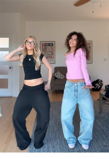 Pump It Up Dance Featuring Preslee and Deja