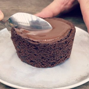 19K views · 459 reactions | The gluten free PBJ Brownie 樂. A deep puddle of fresh raspberry gel & peanut butter ganache awaits you ‍♀️ | Paddock Bakery | Facebook