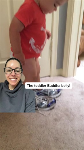 Does your little one have a big belly?? This is common and doesn’t mean they are fat or overweight or anything is wrong! Of course check with your pediatrician but minus any other symptoms this is normal and will go away, without you having to worry about their diet 😊 follow me for more help making feeding little ones easier! #toddlermomlife #toddlerparents #firsttimemom #newmom #dietitian #millenialparents #healthytoddler