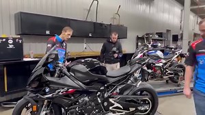 665K views · 10K reactions | BMW S 1000 RR 2023 Unboxing #S1000RR | BMW & Ducati Motorcycles Fever | Facebook