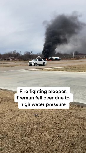 All the firemen are okay, waiting to hear on the driver of the truck. #firetruckresponding #oklahoma #foryou #glenpool #firefighter #tulsafiredepartment #glenpoolfiredept #xyzbca #semitruckfire