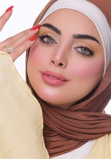 عدسات ندى كاراميل وجراي بـ100 بدل 300 - شايف حبيبي شايف