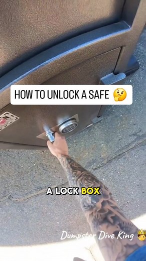 How to unlock a safe !?! Would you take it? #dumpsterdiving #safe #money #lock #bank | Dumpster Dive King