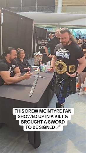 This @Drew McIntyre fan understood the assignment 👏🏴󠁧󠁢󠁳󠁣󠁴󠁿 #wwe #kilt #drewmcintyre #scotland #costume