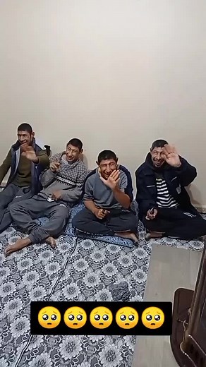 Fun Hand-Clapping Game for Family Gatherings