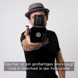 523 reactions · 72 shares | Fotografie fängt im Kopf an. Die Kamera ist nur das Werkzeug!  In meinem kostenlosen Online Training zeige ich dir 5 einfache Schritte zu besseren Fotos und erkläre dir, warum dabei der Kopf viel wichtiger ist, als eine teure Kamera! Klicke einfach hier, melde dich an und sichere Dir deinen Platz! | Christian Anderl | Facebook