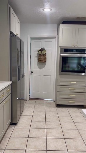 DIY Kitchen Renovation Part 3: Backsplash Tile Installation