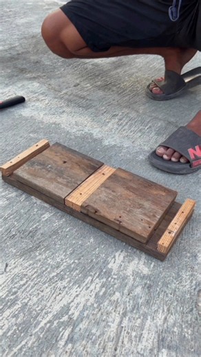 Steps to build a simple folding chair. #woodworking#woodscraft #garden #diy