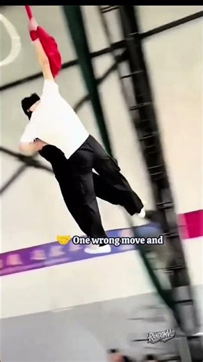 ✨ Two people, one perfect rhythm.This is aerial silk at its finest! 💫