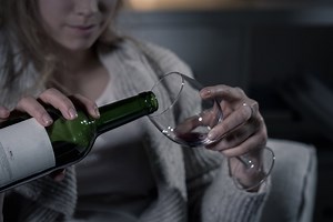 Dépression et alcool : quels sont les risques ?