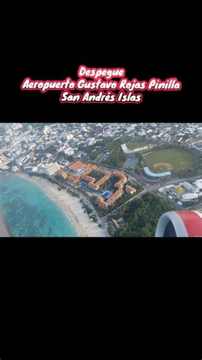 🛫 Despegue desde el Aeropuerto Internacional Gustavo Rojas Pinilla de San Andrés Islas 🌊🌈 #rutasaereasplus #aviacion #aviation #viajaporelmundo #despegue #sanandres #sanandresislas #JetSMART #planespotting | Rutas Aéreas Plus