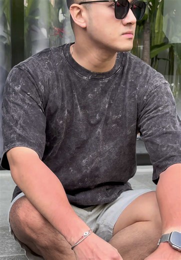 Discover the Latest Men's Oversized Tee Style