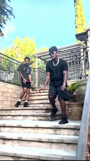 Funny Ne-Yo Kneeling Memes and TikTok Videos