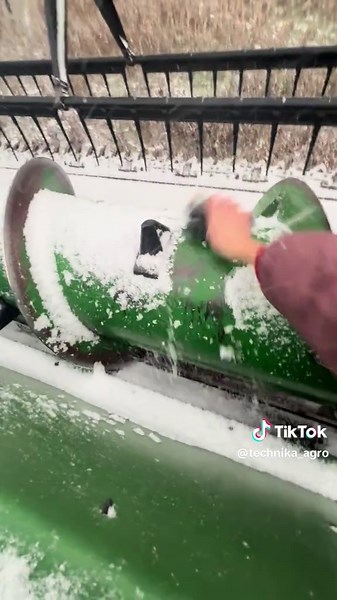 Operating a Combine Harvester in Snowy Conditions