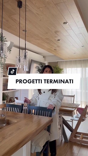 Fui contattata sette anni fa da Tiziana e Salvatore per progettare uno store di abbigliamento molto particolare e innovativo , da li è nato un grande rapporto di bene e stima reciproca . Mi richiamarono qualche anno dopo per progettare la loro casa e successivamente ancora la loro palestra di pilates. Oggi vi mostro la loro casa, un progetto a cui tengo molto. Insieme con Tiziana abbiamo curato tutto nei minimi particolari. La cliente ama lo stile nordico, con coperte morbide e calde, arredament