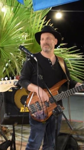 Johnny B. Goode Chuck Berry