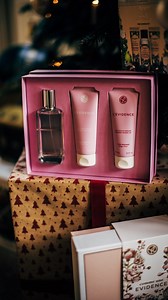 🙈 POV : vous avez dévalisé votre magasin Yves Rocher préféré 🎄 Comme Une Evidence, L’Evidence, Bois de Sauge, Essences Botaniques : retrouvez nos parfums iconiques en coffrets, prêts à être déposés sous le sapin ✨ Pour quelle fragrance allez-vous craquer cette année ? 🛍️ Retrouvez toutes nos idées cadeaux sur le site : https://www.yves-rocher.fr/c/60000 | Yves Rocher France