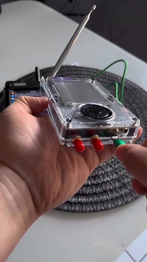 Now running a full portable SDR setup with the uConsole, Spectran V3 and Mayhem — tuning into the 433 MHz band and having some RF fun. Gotta love what this little machine can do! | Cybersecurity by CyberKid