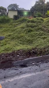 224K views · 1.1K reactions | Un vehículo de carga pesada se perdió el control y se volteó durante la madrugada en la vía entre Curos y #Piedecuesta en el sector de la vereda El Recreo. | Piedecuestanos.com | Facebook