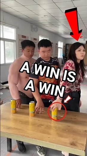 Bodybuilder Beaten by Regular Guy!