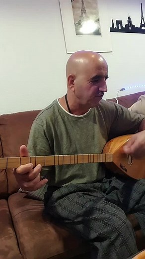 Discover the Bouzouki: Tips for Strumming and Playing