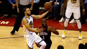 The Internet Had Some Very Comical Reactions To Steph Curry Beating Chris Paul On 'Family Feud'