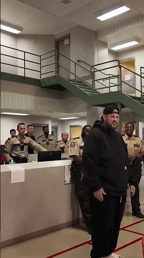 Jelly Roll visits Hennepin County Jail and his 'new favorite sheriff' in Minnesota