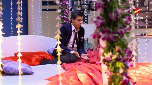 6.6M views · 92K reactions | Naira ne #tayyar hone ke baad dekha ki kartik soo gaya hai! Abh kya karegi Naira? Jaanne ke liye #dekhiye Yeh Rishta Kya Kehlata Hai! #kaira #shivangijoshi #mohsinkhan #pranalirathod #harshadchopda #abhira #rishta #indian #drama #indian #starplus #TRP #showtime #pyaar #love #romance #family #familytime #videos #famous #alltimefav #facebook #latest #MustWatch | StarPlus | Facebook