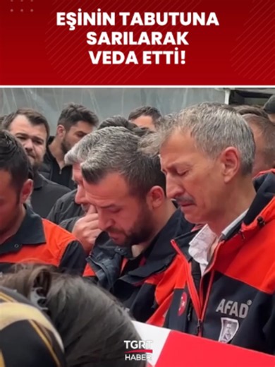 Rize'nin Çamlıhemşin ilçesinde arama kurtarma faaliyeti sırasında botun devrilmesi sonucu akıntıya kapılarak hayatını kaybeden AFAD personeli Ömer Faruk Özkan, memleketi Bolu'da düzenlenen törenle son yolculuğuna uğurlandı. Tören sırasından duygusal anlar yaşanırken eşinin tabuta sarılarak gözyaşları içinde veda etti.