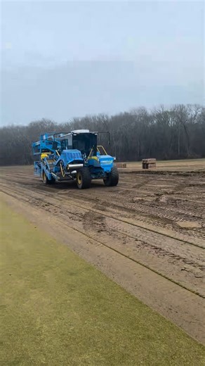 Sodco on Instagram: "Have bentgrass….will travel #sodco #sodlife #sodfather #sodfarm #fireflyautomatix #bentgrass #t2gbentgrass"