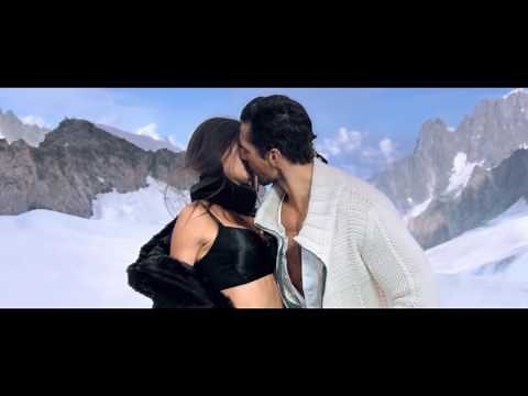 Dolce&Gabbana LIGHT BLUE – #DGLightbluewinter campaign