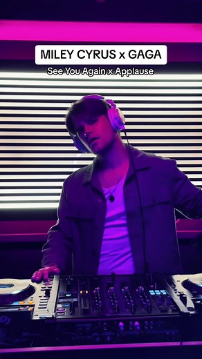 shes just being miley 🤭🎧 #mashup #remix #producer #dj #edit #transition #pop #dance #club #ladygaga #gaga #mileycyrus #artpop #gay #lgbt #lgbtq #adamusic