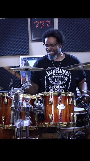 Practice your soloing and improvisation skills with Solo Comps For Drummers, featuring 10 tracks of varying genres and tempos! Available anywhere you can stream and download music! #RobBrownOnDrumsDotCom #yamahadrumsofficial #promarkdrumsticks #evansdrumheads #paistecymbals #anfdrumco | RobBrownOnDrums.Com