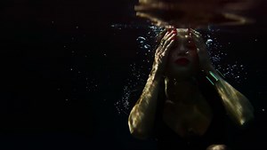 How to Shoot Underwater on a Budget With a Fish Tank