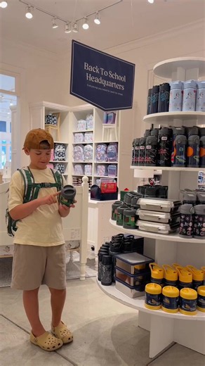 Back-to-school is in full swing at Pottery Barn Kids 🎒✨ @amazingabigailgrace stopped by to shop all the must-haves—from backpacks and lunch gear to accessories and more! #lovemypbk #backtoschool #kidsbackpack #lunchbox #potterybarnkidsbackpacks