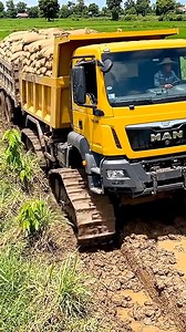 MAN TGS 41.480 DESTROYS Deep Mud 💛🚛🔥 Steel Tracks Power Challenge | 4K POV #shorts #DUMPTRUCK #truckdriver | KH Heavy Machines