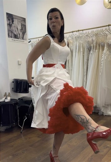 Rockabilly Brautmode: Freude und Stil für jede Braut